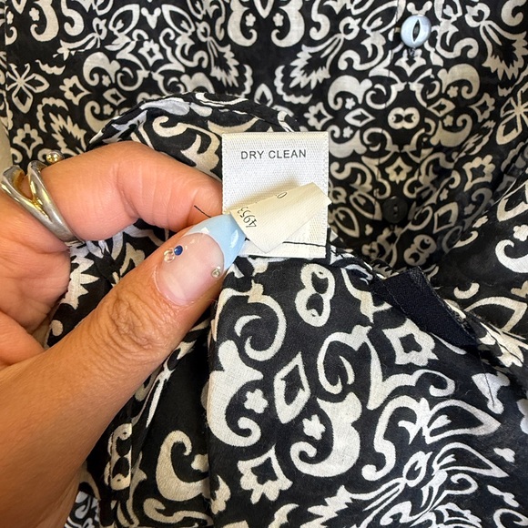 Banana Republic Patterned Blouse Size XS - Picture 5 of 5